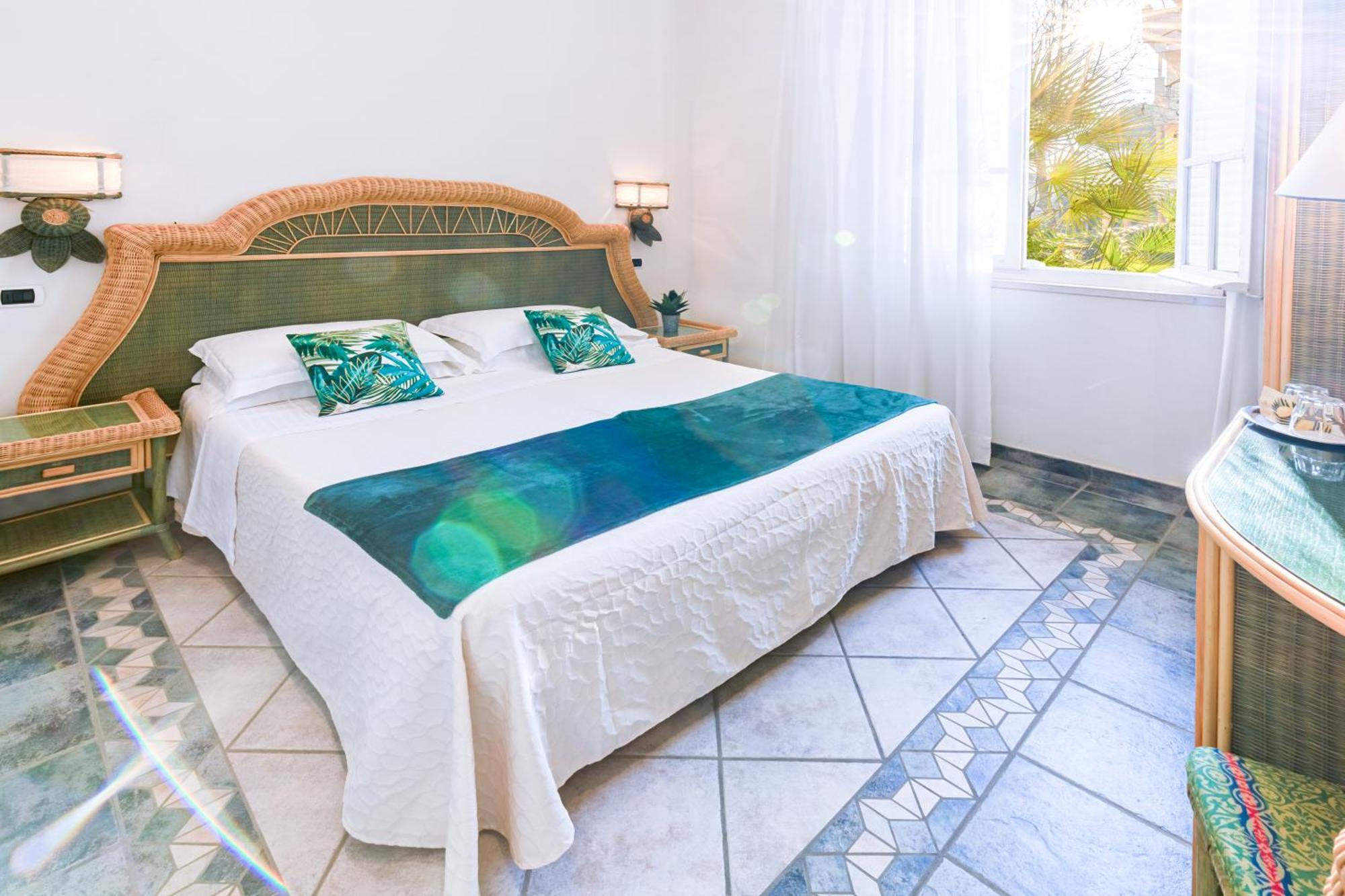 Hotel Orizzonte ベラーリア・イジェア・マリーナ 部屋 写真